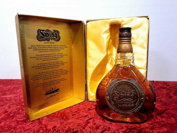 JOHNNIE WALKER SWING WHISKY
