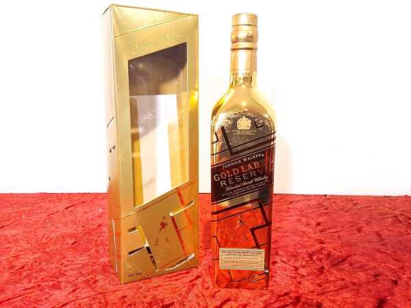 JOHNNIE WALKER GOLD LABEL RESERVE WHISKY