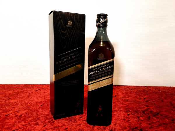 JOHNNIE WALKER DOUBLE BLACK WHISKY