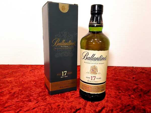 BALLANTINE'S 17yr WHISKY