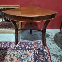 CORNER TABLE