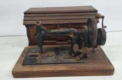 SEWING MACHINE