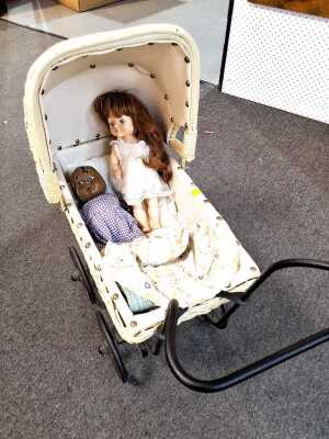 DOLLS & PRAM