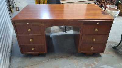 DESK
