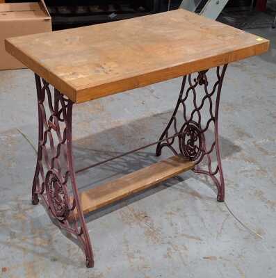 OCCASIONAL TABLE