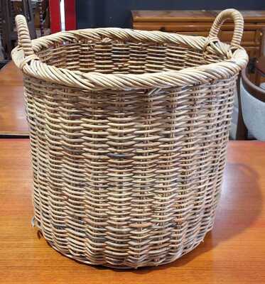 LAUNDRY BASKET