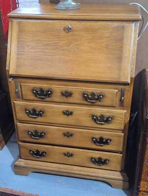 PETITE BUREAU DESK