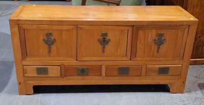 SIDEBOARD