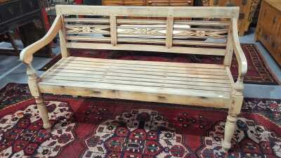 STATION BENCH