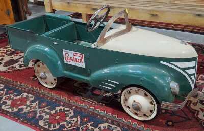 CASTROL PEDAL CAR
