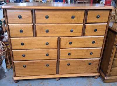 CHEST OF DRAWERS