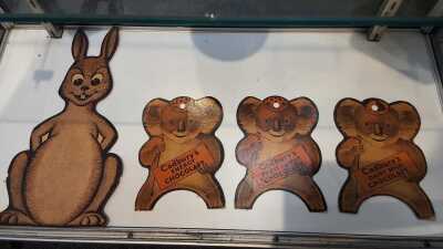 NOVELTY CARDBOARD ANIMALS