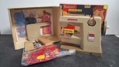 CHILDRENS SEWING MACHINE