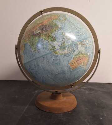 WORLD GLOBE