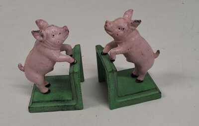 PIG BOOKENDS