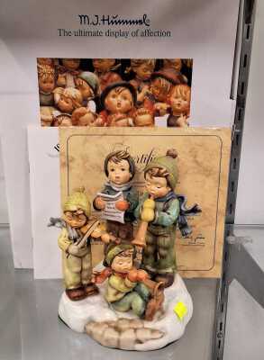 HŬMMEL FIGURINE