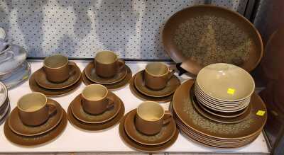 DINNER SET