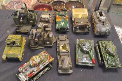 TINPLATE MILITARY VEHICLES