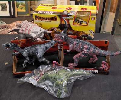 TOY DINOSAURS