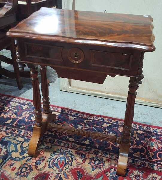 SEWING TABLE