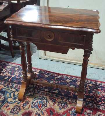 SEWING TABLE