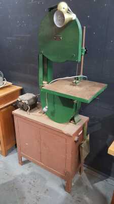 BAND SAW