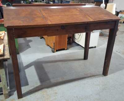 DRAUGHTSMAN DESK