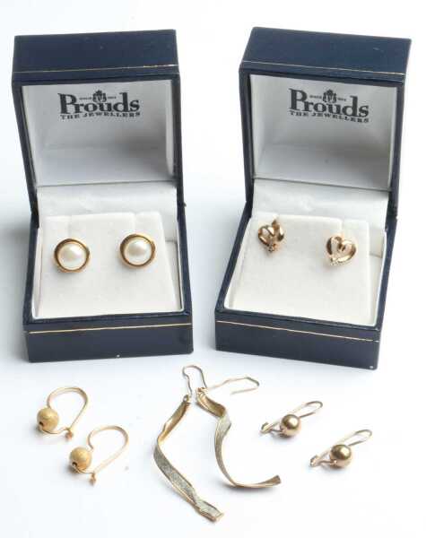 GOLD EARRINGS