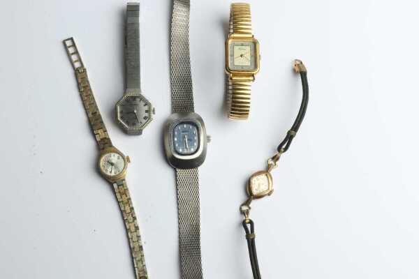 WRISTWATCHES