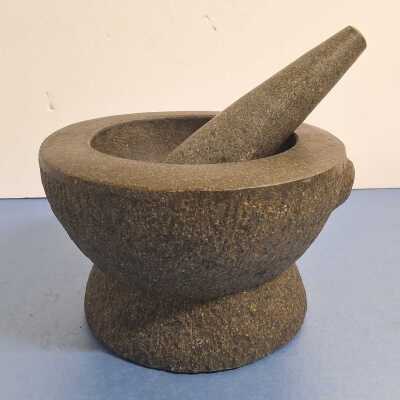 MORTAR AND PESTLE
