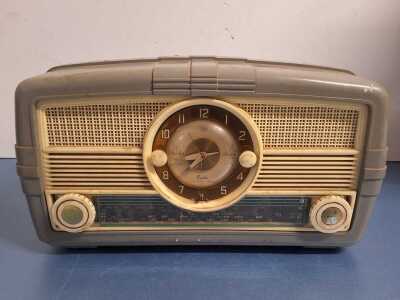 MANTLE RADIO