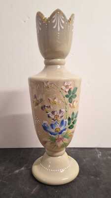 MANTLE VASE