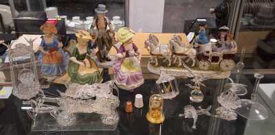 PRETTY ORNAMENTS