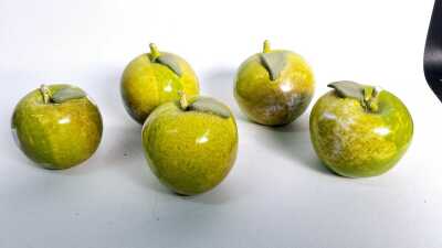 CERAMIC APPLES