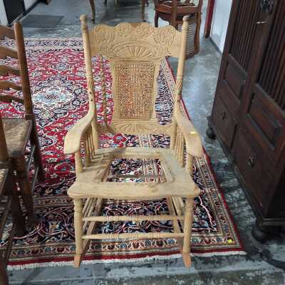 ROCKING CHAIR