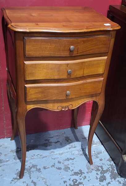 PETITE BEDSIDE