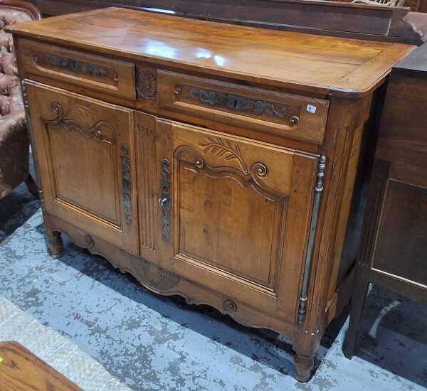 SIDEBOARD