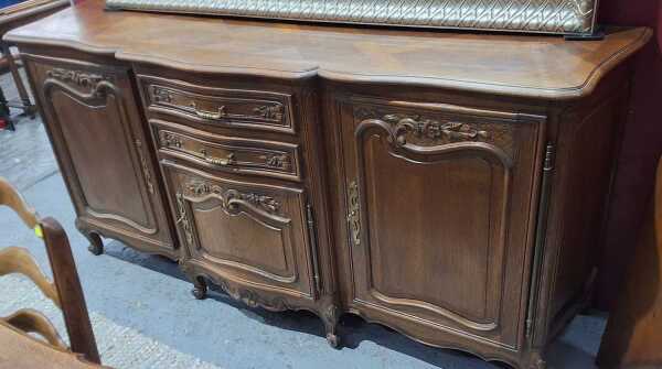 SIDEBOARD