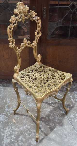 PETITE CHAIR