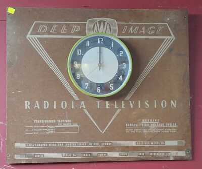 WALL CLOCK