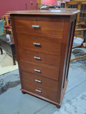 CHEST OF DRAWERS