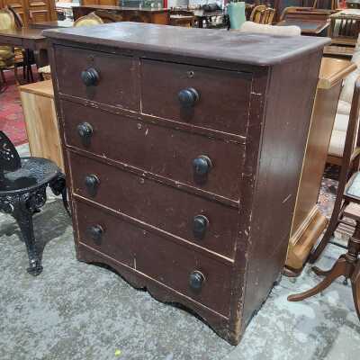 CHEST OF DRAWERS