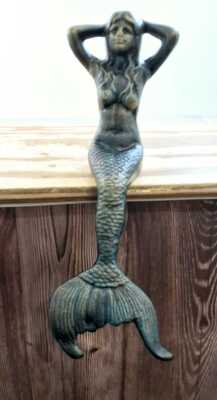 TABLE ORNAMENT