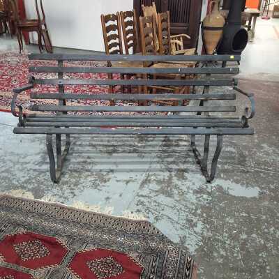 GARDEN BENCH