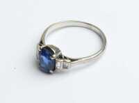 SAPPHIRE & DIAMOND RING