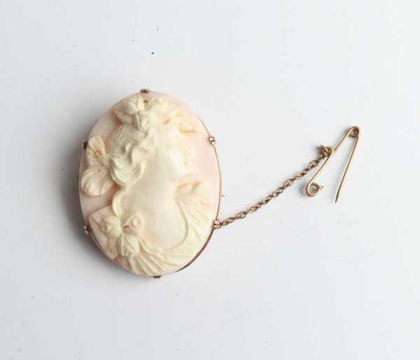 CAMEO BROOCH