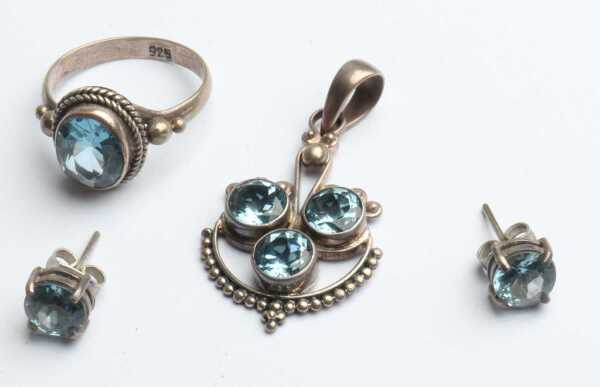 JEWELLERY SUITE