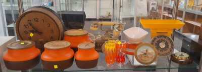 RETRO HOMEWARES