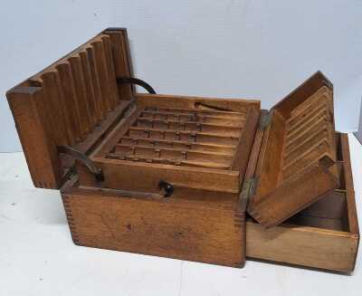 VINTAGE CASH REGISTER