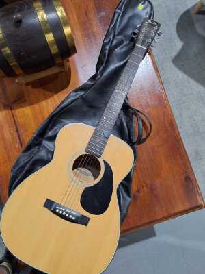 ACOUSTIC GUITAR